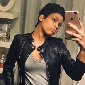 Meet your Posher, Emonnie